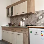 Apartment Em *