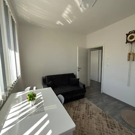 Em Apartment